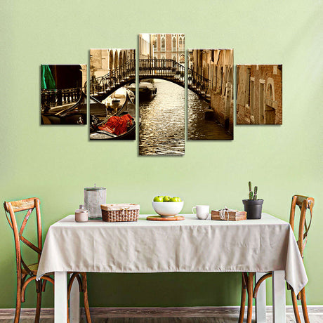 Gondola in Venice Canvas Wall Art